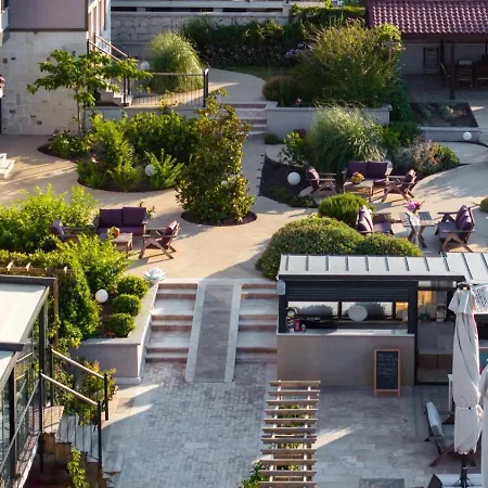 La Luz Hotel Tenedos
